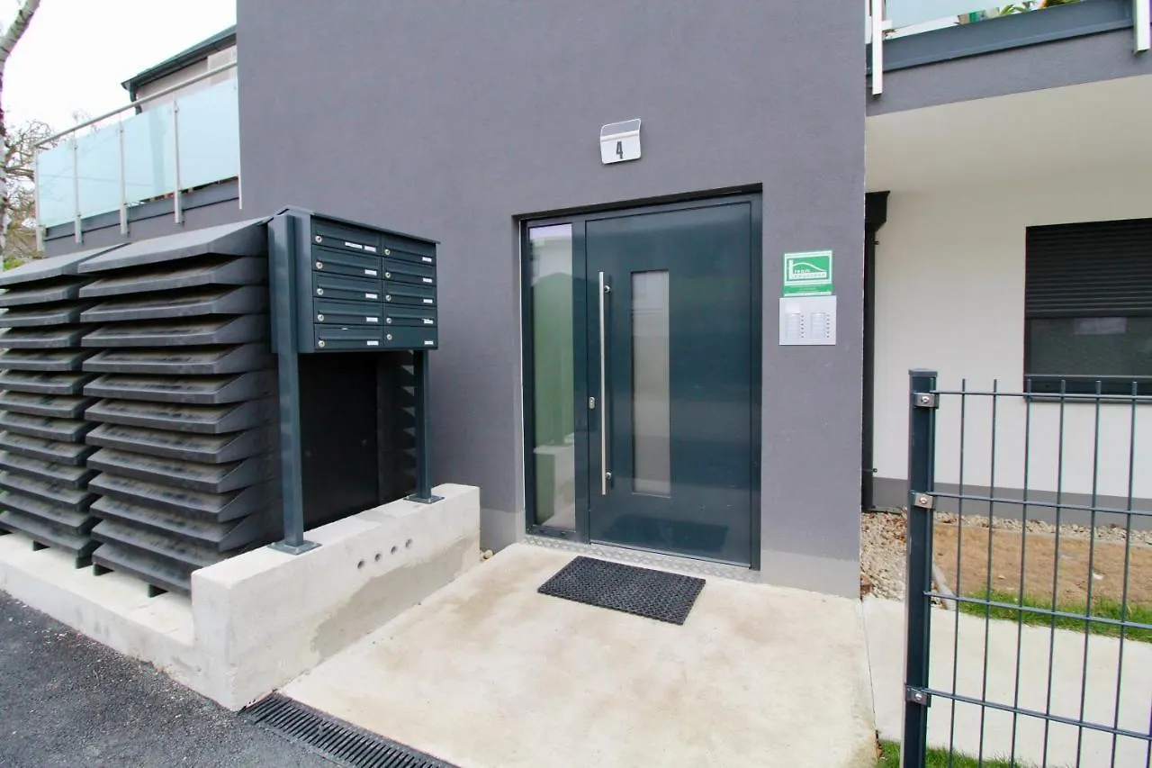 Modern Balcony Apartment With Free Parking Vienna