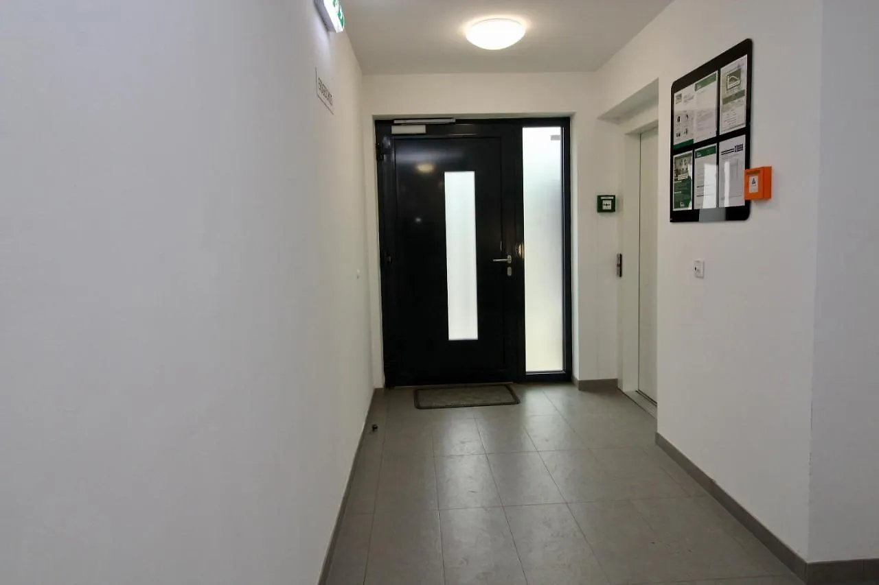 Modern Balcony Apartment With Free Parking Vienna