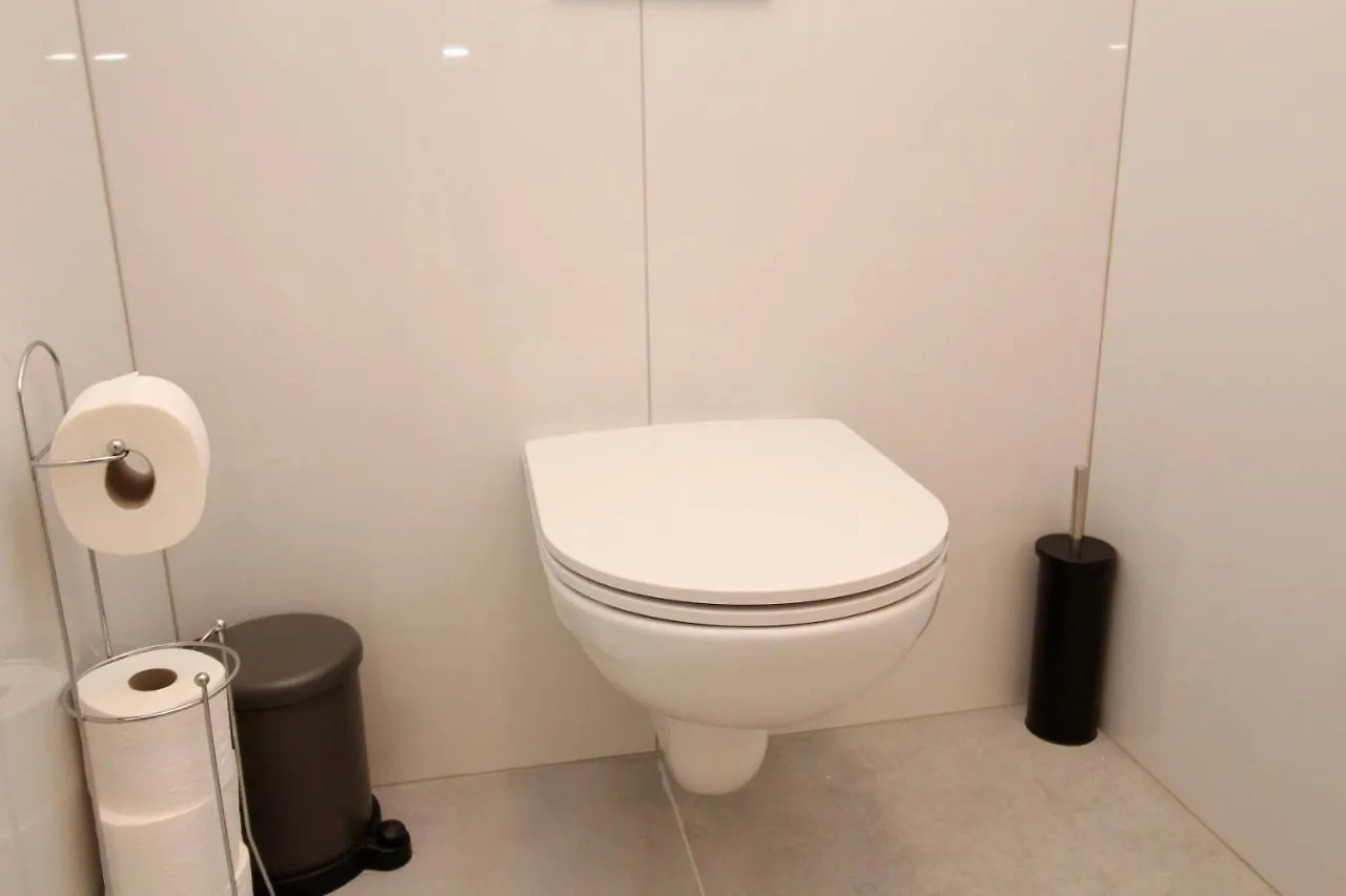 Modern Balcony Apartment With Free Parking Vienna